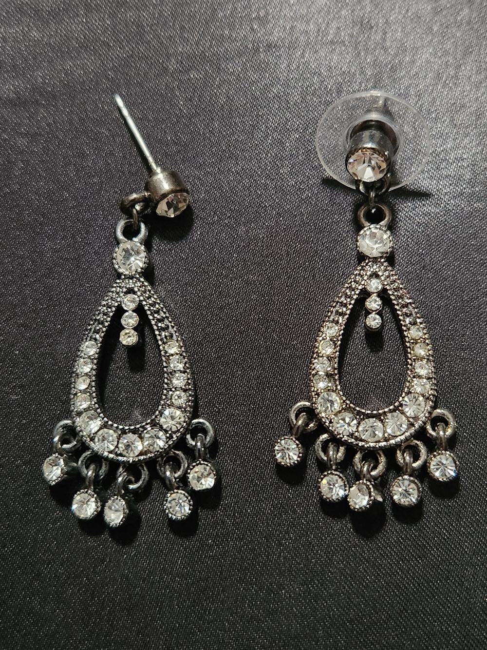 ​Vintage Gunmetal Rhinestone Teardrop Chandelier Dangle Earrings